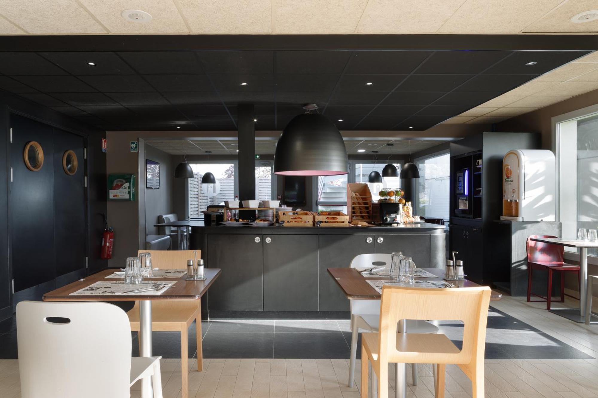 Hotel Campanile Créteil - Bonneuil Sur Marne Extérieur photo